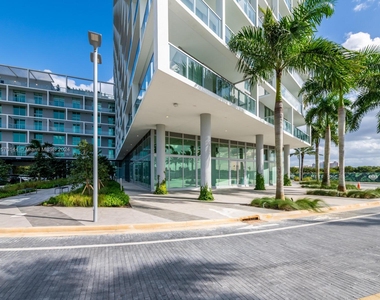 2000 S Metropica Way - Photo Thumbnail 41