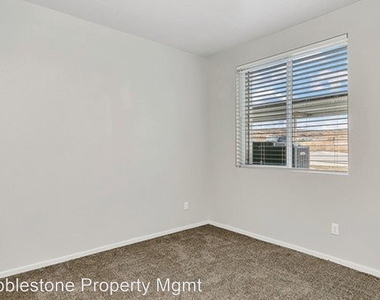 1711 S Grand Fork Way - Photo Thumbnail 8