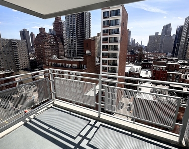 305 East 86th Street - Photo Thumbnail 7