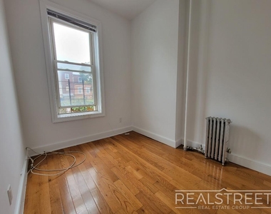 274 Sumpter Street - Photo Thumbnail 7