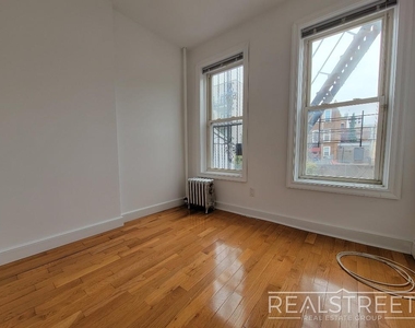 274 Sumpter Street - Photo Thumbnail 3