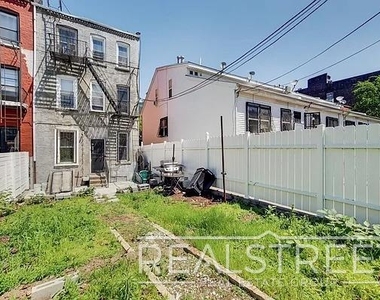 274 Sumpter Street - Photo Thumbnail 10