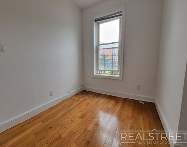 274 Sumpter Street - Photo Thumbnail 8