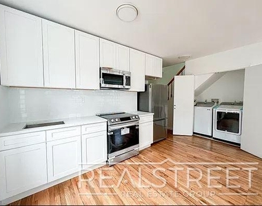 310 Sumpter Street - Photo Thumbnail 2