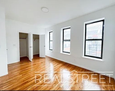 310 Sumpter Street - Photo Thumbnail 3