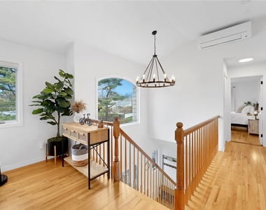 485 Sutton Place - Photo Thumbnail 20