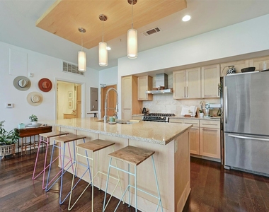 1600 Barton Springs Rd - Photo Thumbnail 2