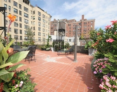 East 92 Street - Photo Thumbnail 10