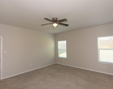 649 Donegal Ln - Photo Thumbnail 25