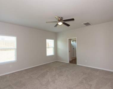 649 Donegal Ln - Photo Thumbnail 24