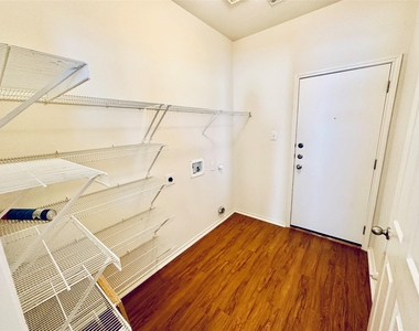 2205 Boyds Way - Photo Thumbnail 5