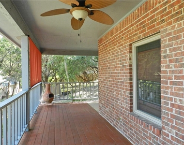 105 Fallbrook Ct - Photo Thumbnail 2