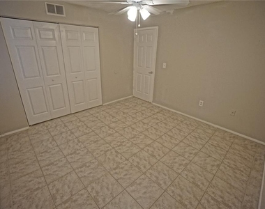 3865 S Lake Drive - Photo Thumbnail 10