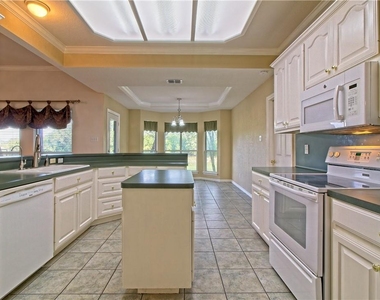 140 Canyon Rd - Photo Thumbnail 2