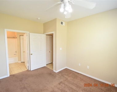 10502 Windsor Lake Court - Photo Thumbnail 17