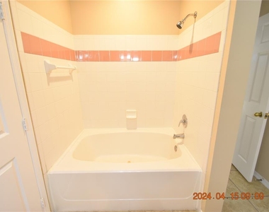 10502 Windsor Lake Court - Photo Thumbnail 26