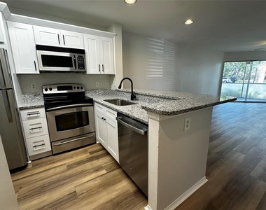 4115 Chatham Oak Court - Photo Thumbnail 2