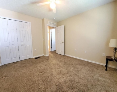 9870 Ashburn Lake Drive - Photo Thumbnail 16