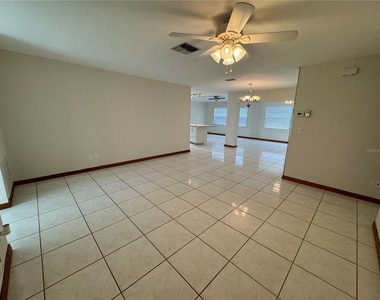 8725 Aruba Lane - Photo Thumbnail 4