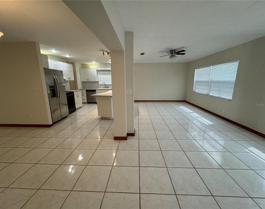 8725 Aruba Lane - Photo Thumbnail 7