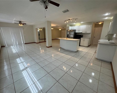 8725 Aruba Lane - Photo Thumbnail 8