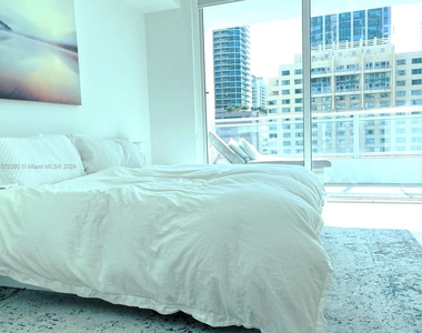 1080 Brickell Ave - Photo Thumbnail 6