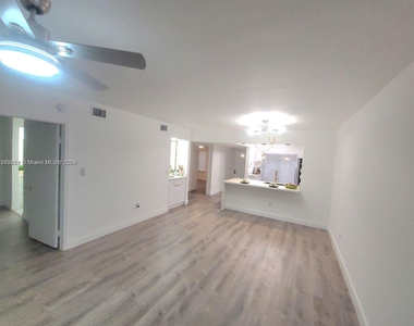 5150 E Club Cir - Photo Thumbnail 8