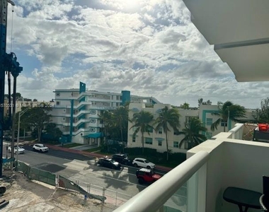 9195 Collins Ave - Photo Thumbnail 15