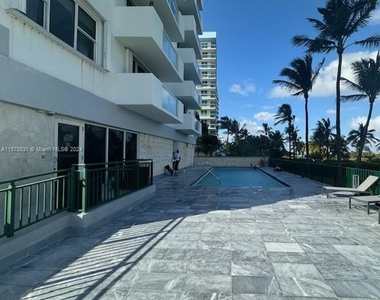 9195 Collins Ave - Photo Thumbnail 24