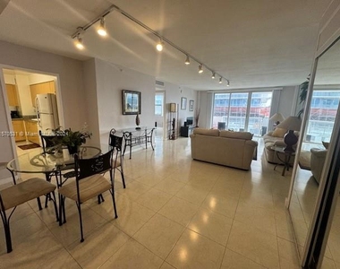 9195 Collins Ave - Photo Thumbnail 3