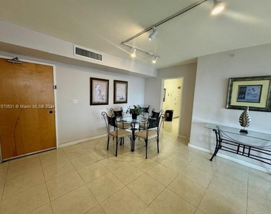 9195 Collins Ave - Photo Thumbnail 2