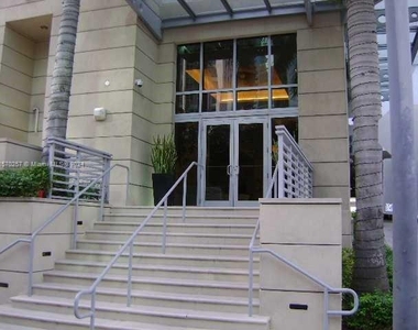 1050 Brickell Ave - Photo Thumbnail 13