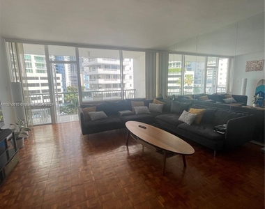 1408 Brickell Bay Dr - Photo Thumbnail 3