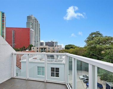 1528 Brickell Ave - Photo Thumbnail 17