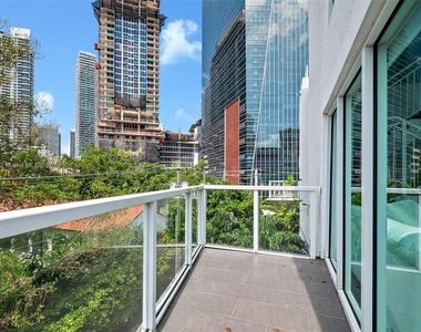 1528 Brickell Ave - Photo Thumbnail 2