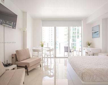 1300 Brickell Bay Dr - Photo Thumbnail 24