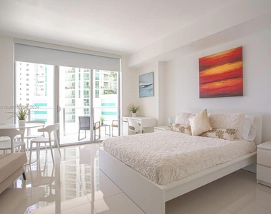 1300 Brickell Bay Dr - Photo Thumbnail 3