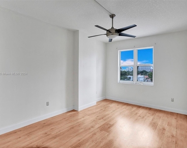 3000 Coral Way - Photo Thumbnail 14