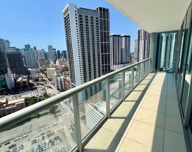 888 Biscayne Blvd - Photo Thumbnail 6