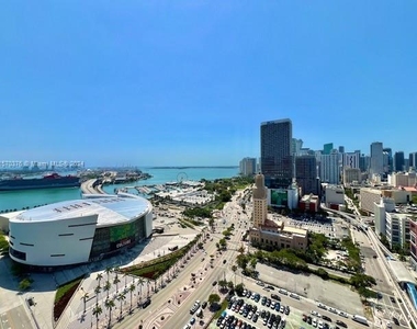 888 Biscayne Blvd - Photo Thumbnail 7