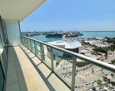 888 Biscayne Blvd - Photo Thumbnail 5