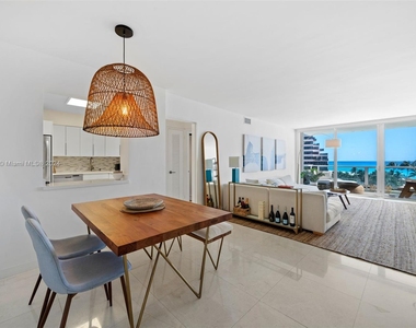 5151 Collins Ave - Photo Thumbnail 4