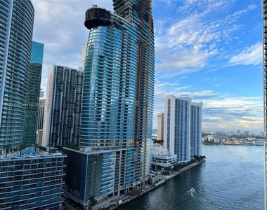 485 Brickell Ave - Photo Thumbnail 7