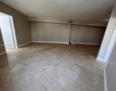 825 Brickell Bay Dr - Photo Thumbnail 12