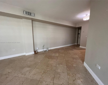 825 Brickell Bay Dr - Photo Thumbnail 15