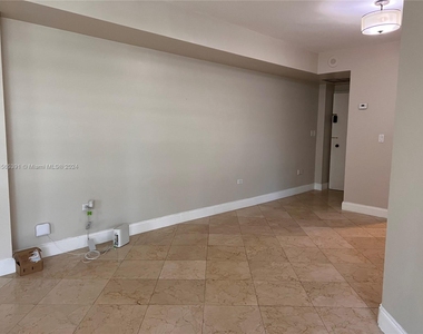 825 Brickell Bay Dr - Photo Thumbnail 8