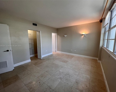 825 Brickell Bay Dr - Photo Thumbnail 28