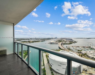 888 Biscayne Blvd - Photo Thumbnail 1