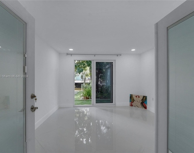 1137 Sw 8th Ave - Photo Thumbnail 11