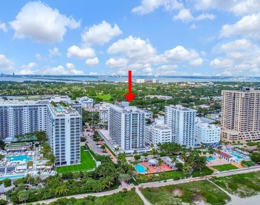 2401 Collins Ave - Photo Thumbnail 26